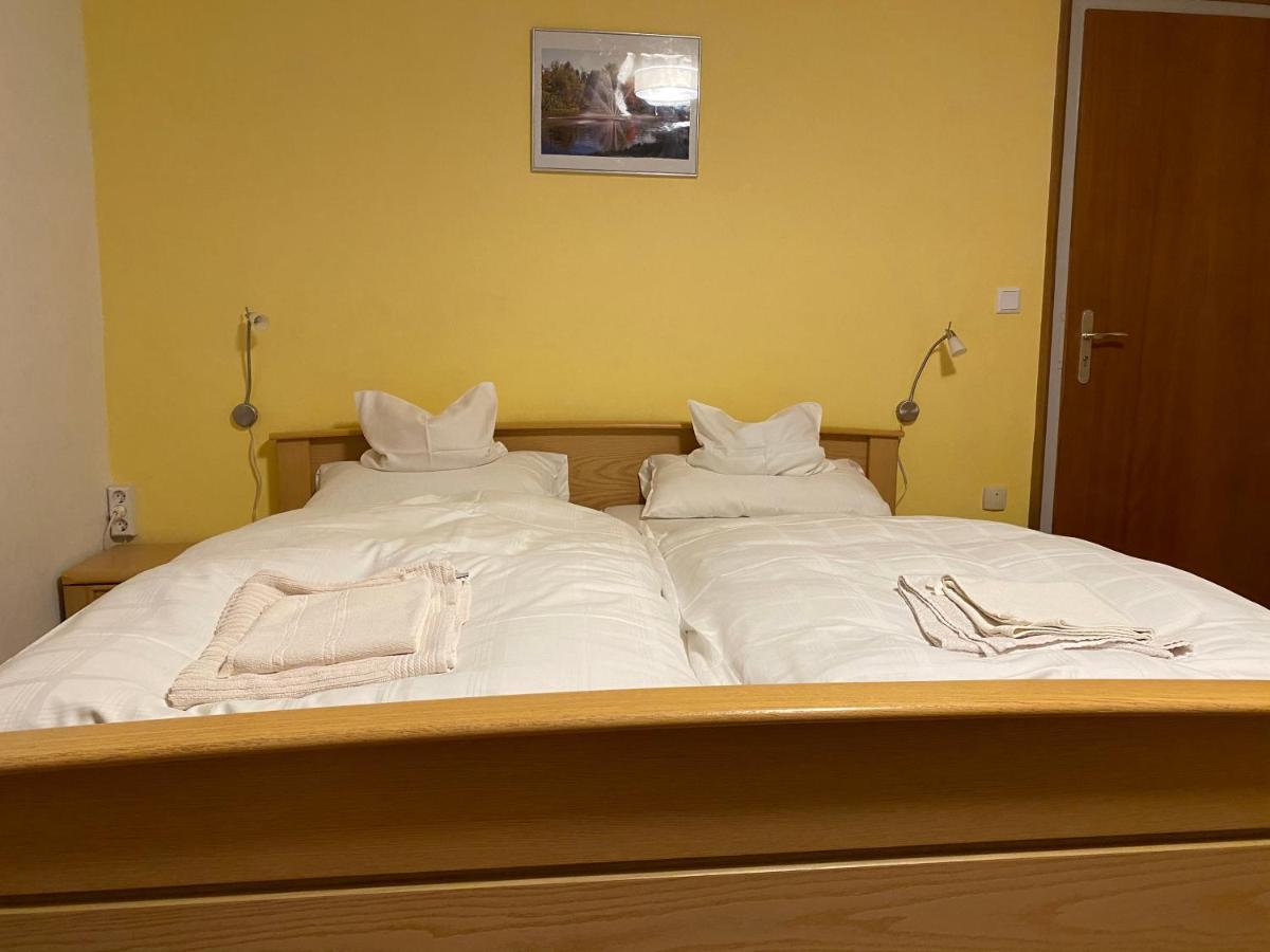 באד וויריסהופן Hotel Flora מראה חיצוני תמונה