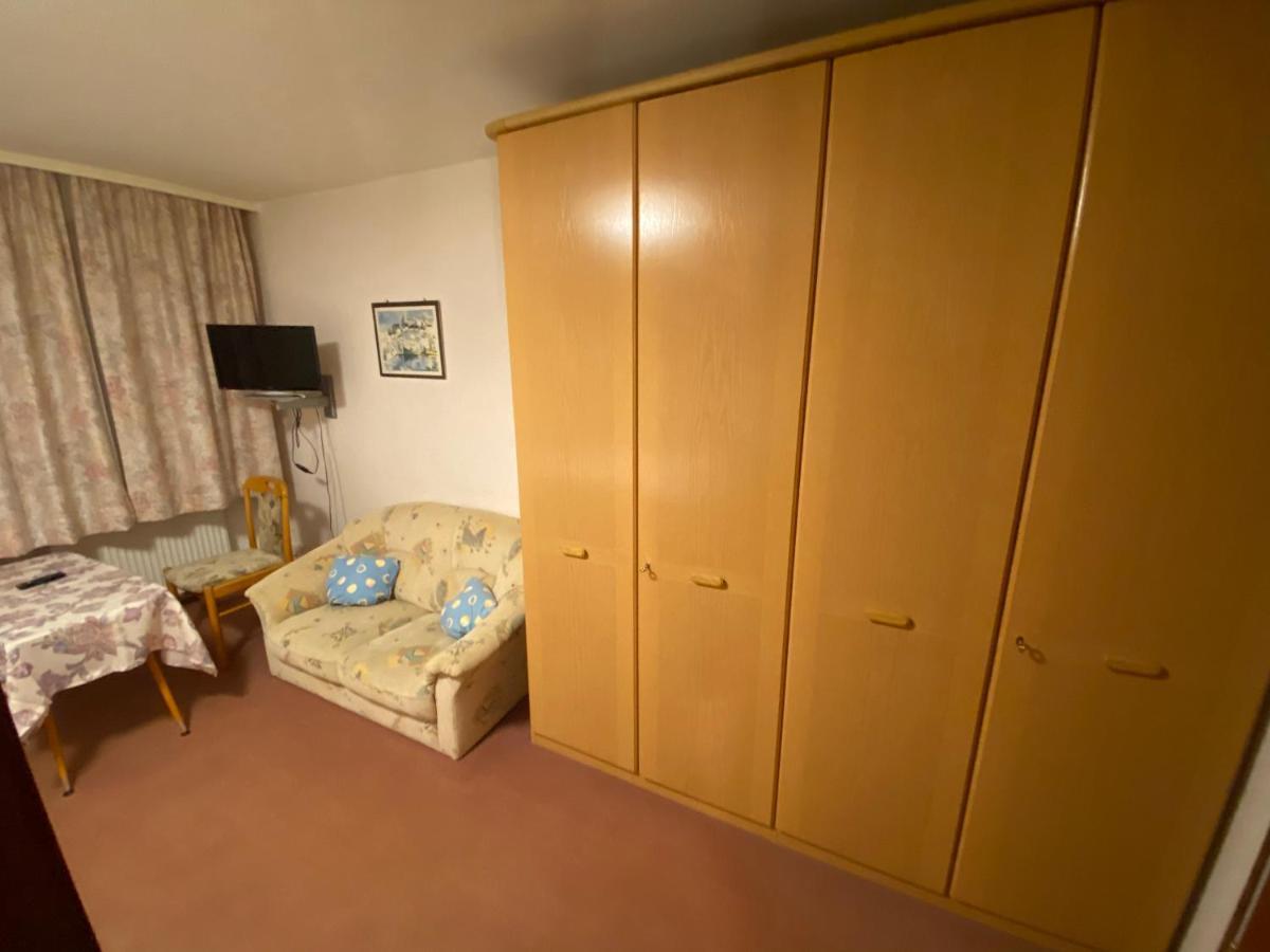 באד וויריסהופן Hotel Flora מראה חיצוני תמונה